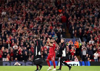 ذا أتلتيك تكشف السر وراء توقيت إعلان محمد صلاح رحيله عن ليفربول