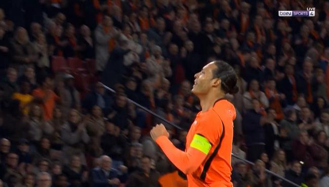 هف فان دايك في مرمي هولندا مباراة ودية