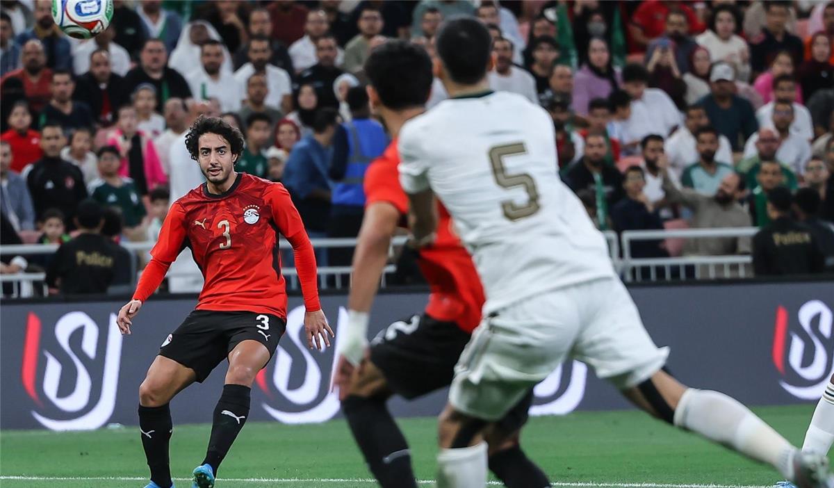 لاعب منتخب السعودية بعد الهزيمة أمام مصر: الحمد لله أنها مباراة ودية