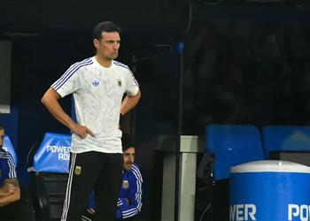 سكالوني يجلد ذاته بعد فوز الأرجنتين على موريتانيا يمكننا استخلاص الكثير من العبر