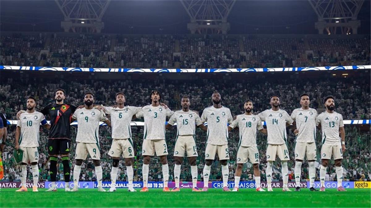 مهاجم السعودية يعتذر للجماهير بعد الهزيمة الثقيلة أمام مصر: المسؤولية يتحملها الجميع