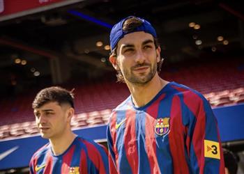 ثنائي إنجلترا يتنافسان على ضم فيران توريس من برشلونة