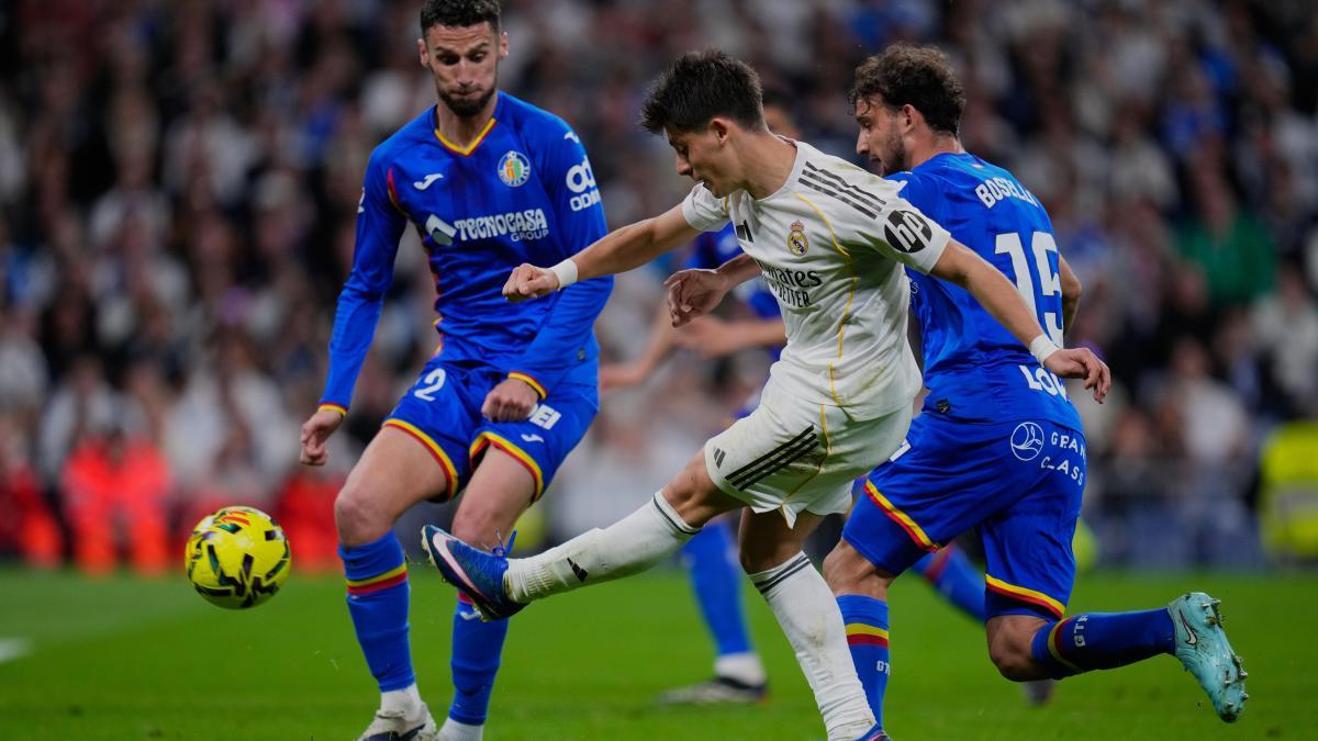 جمهور ريال مدريد ينفجر ضد فلورنتينو بيريز بعد الهزيمة أمام خيتافي