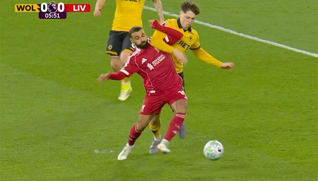 محمد صلاح يطالب بركلة جزاء امام ولفرهامبتون بالدوري الانجليزي