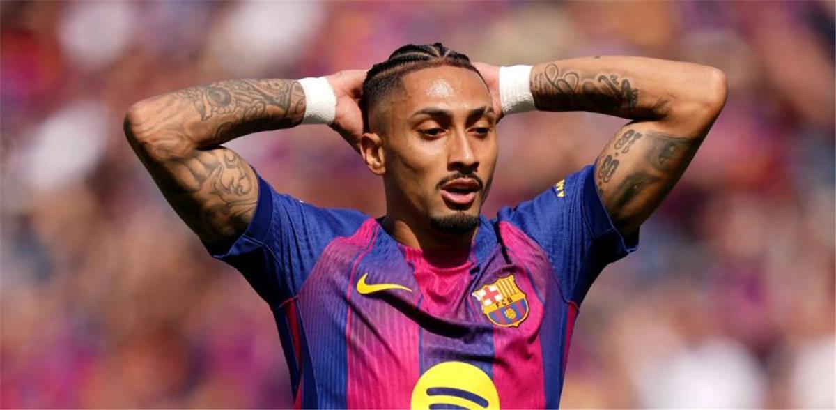 برشلونة يتخذ قرارًا هامًا تجاه رافينها بعد إصابته