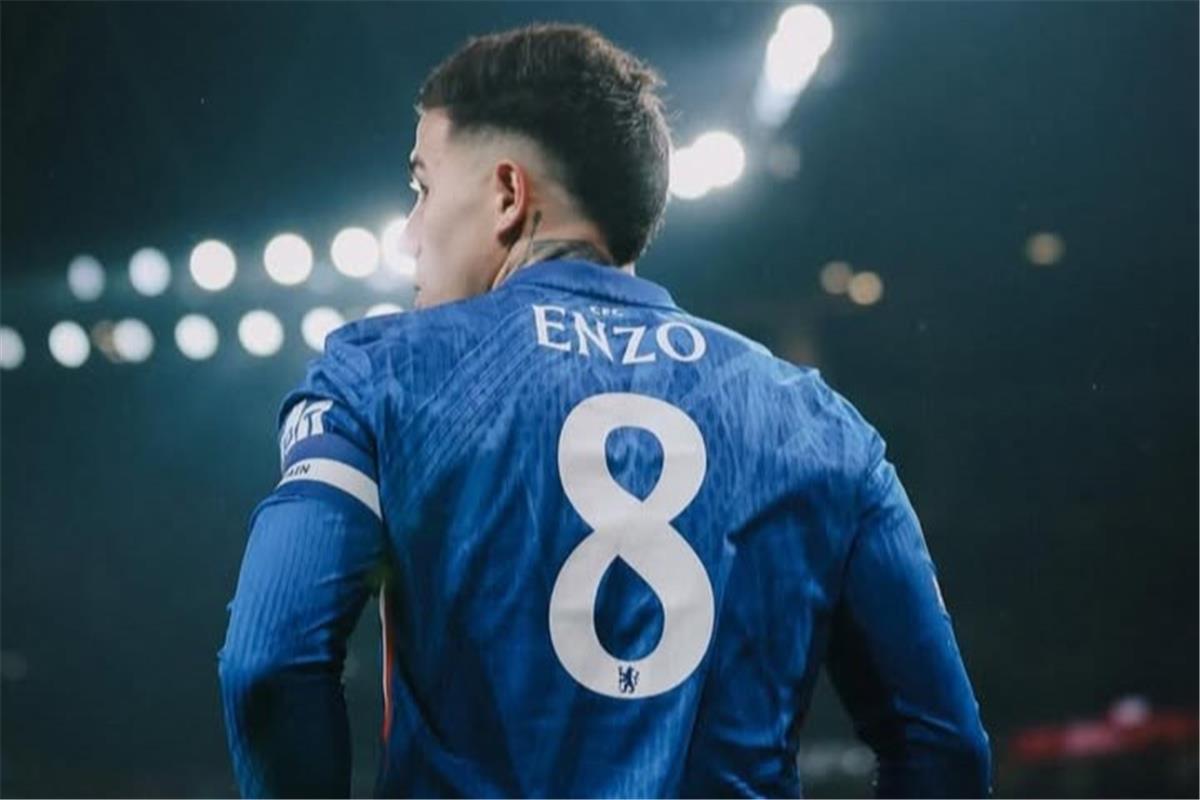 صحفي إسباني يكشف موقف ريال مدريد من التعاقد مع إنزو فرنانديز