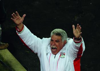 ديل بوسكي مصر حسن شحاتة لـ آس يمكننا الفوز على إسبانيا ومحمد صلاح مناسب لريال مدريد وبرشلونة