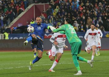 فيديو بولندا تفشل في التأهل إلى كأس العالم 2026 وتركيا تحصل على البطاقة بفوز صعب أمام كوسوفو