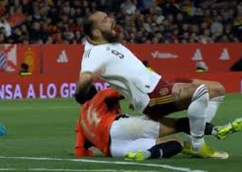 فيديو طرد حمدي فتحي في مباراة مصر وإسبانيا