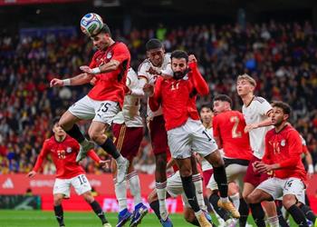 بعد التعادل بينهما منتخب مصر يوجه ضربة موجعة لـ إسبانيا ويقدم هدية ثمينة لـ فرنسا