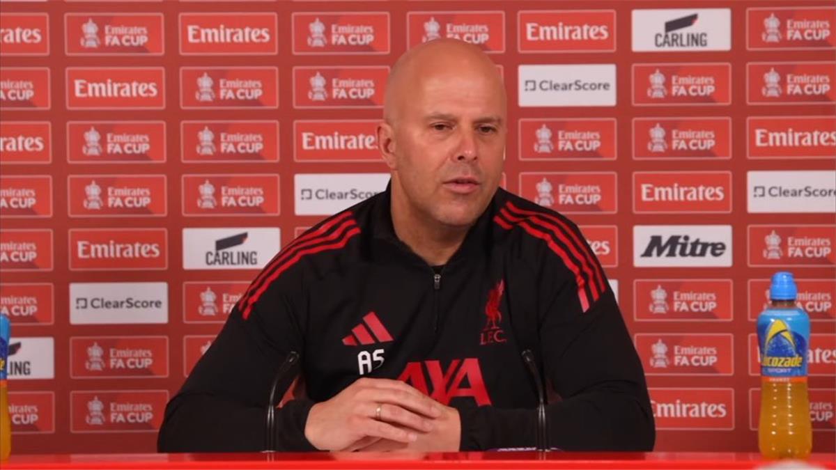 سلوت: قلة أهداف محمد صلاح مع ليفربول لا تعود إليه.. ولا يتفوق علينا سوى برشلونة