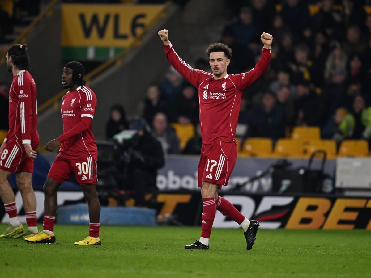 كورتيس جونز يسجل هدف ليفربول الثالث أمام ولفرهامبتون 