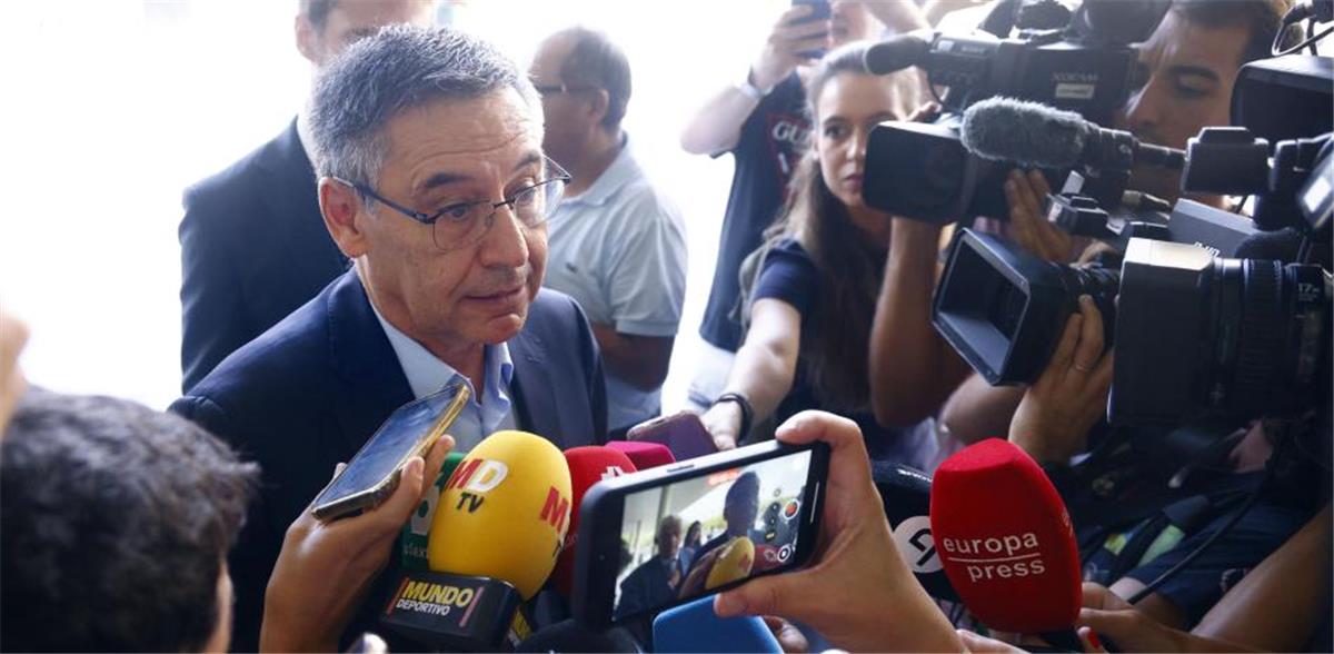 بارتوميو يدافع عن نفسه: لم يختلس أحد من خزينة برشلونة طول فترة رئاستي