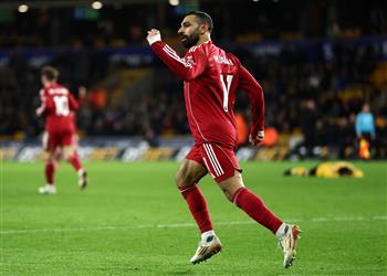 ميك براون مصير لاعب ليفربول يتوقف على محمد صلاح فقط
