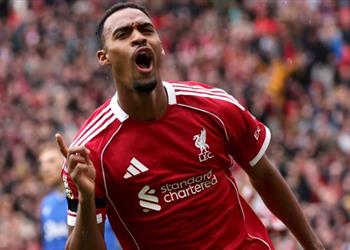 جرافنبيرخ يتحدث عن تجديد عقده مع ليفربول وتغيير مركزه مع سلوت