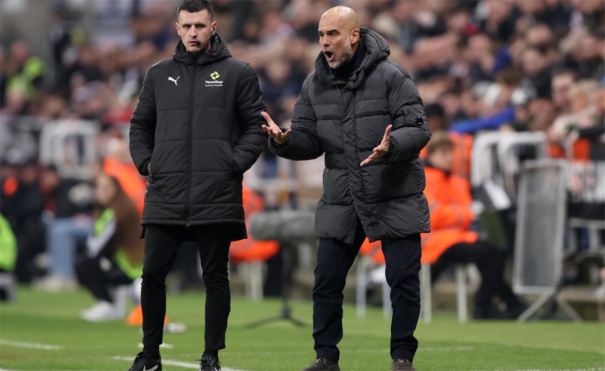 جوارديولا يعلّق على تألق مرموش أمام نيوكاسل ويسخر من التحكيم