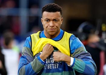 موقف مبابي من الانضمام لقائمة فرنسا خلال توقف مارس