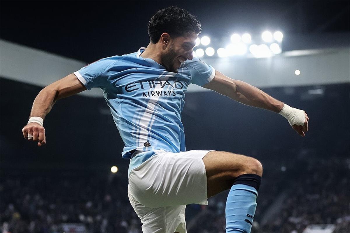 تسبب في صداع لـ جوارديولا.. صحيفة إنجليزية تبرز تألق عمر مرموش قبل لقاء ريال مدريد 