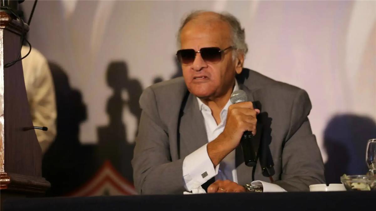 حازم إمام يوضح حقيقة اتجاه الزمالك لطلب حكام أجانب في مباريات الدوري