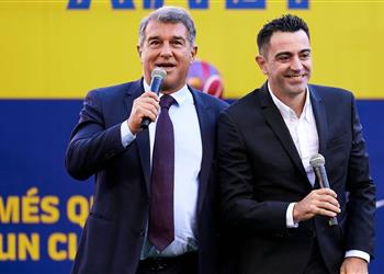 لابورتا يعترف تفاجأت بتصريحات تشافي وفزنا بنفس الفريق مع فليك