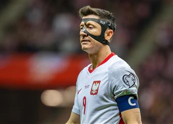 ليفاندوفسكي عن الاعتزال الدولي بعد فشل تأهل بولندا إلى كأس العالم سأضطر للعودة إلى برشلونة