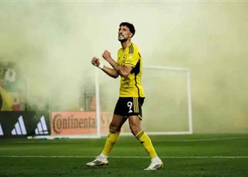 شوبير يحسم الجدل بشأن موقف الأهلي من عودة وسام أبو علي