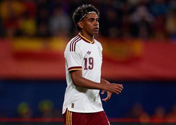 أنا مسلم الحمدلله أول تعليق من لامين يامال عقب واقعة العنصرية في مباراة مصر وإسبانيا