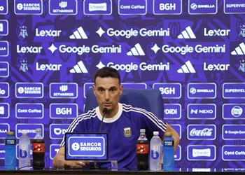 سكالوني ميسي قادر على تسجيل 1000 هدف وغياب إيطاليا عن كأس العالم يحزنني