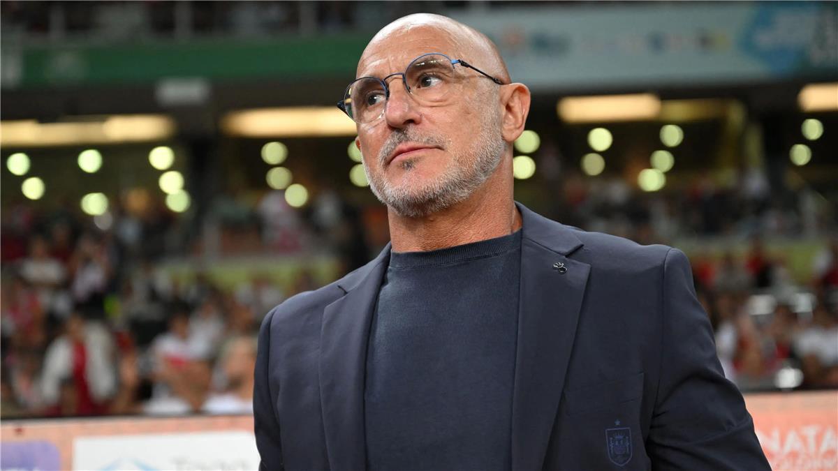 موقف لا فوينتي من ضم كارفاخال وجافي لقائمة كأس العالم 2026