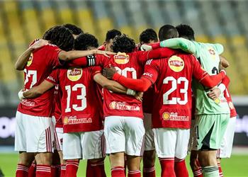 الأهلي يسعى لتضميد جراحه أمام سموحة في الدوري المصري