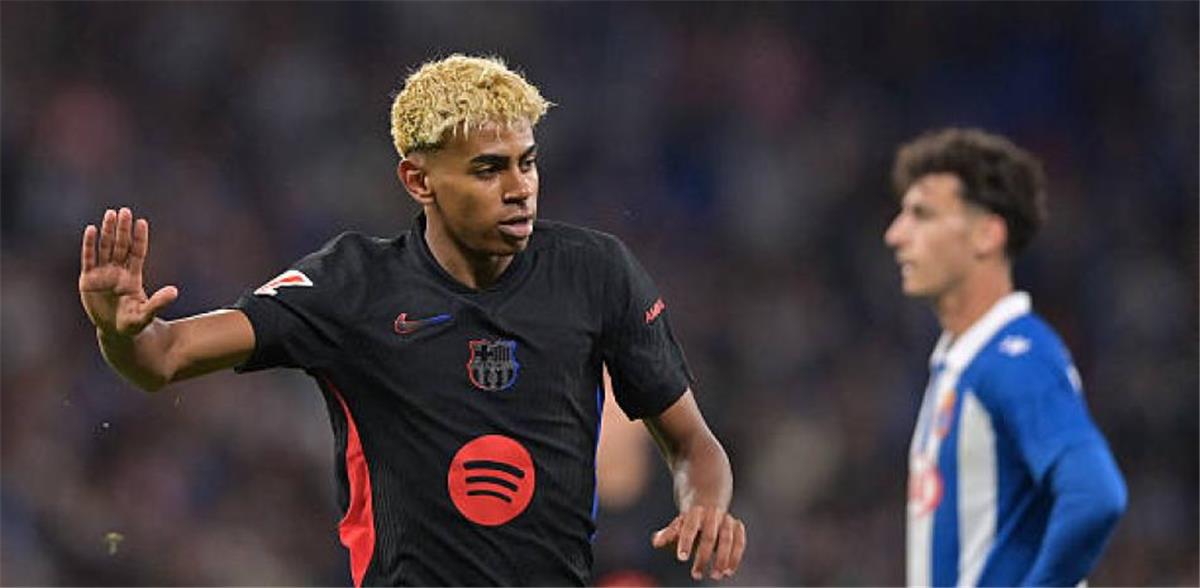 لامين يامال يثير حماس جماهير برشلونة ويستفز أنصار إسبانيول قبل مباراة الديربي