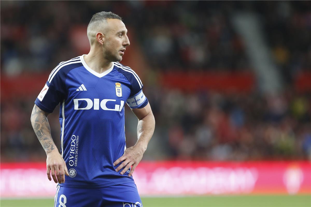 كازورلا يشيد بنجم برشلونة: من أفضل لاعبي العالم.. ويفتقده فريقه عندما يغيب 