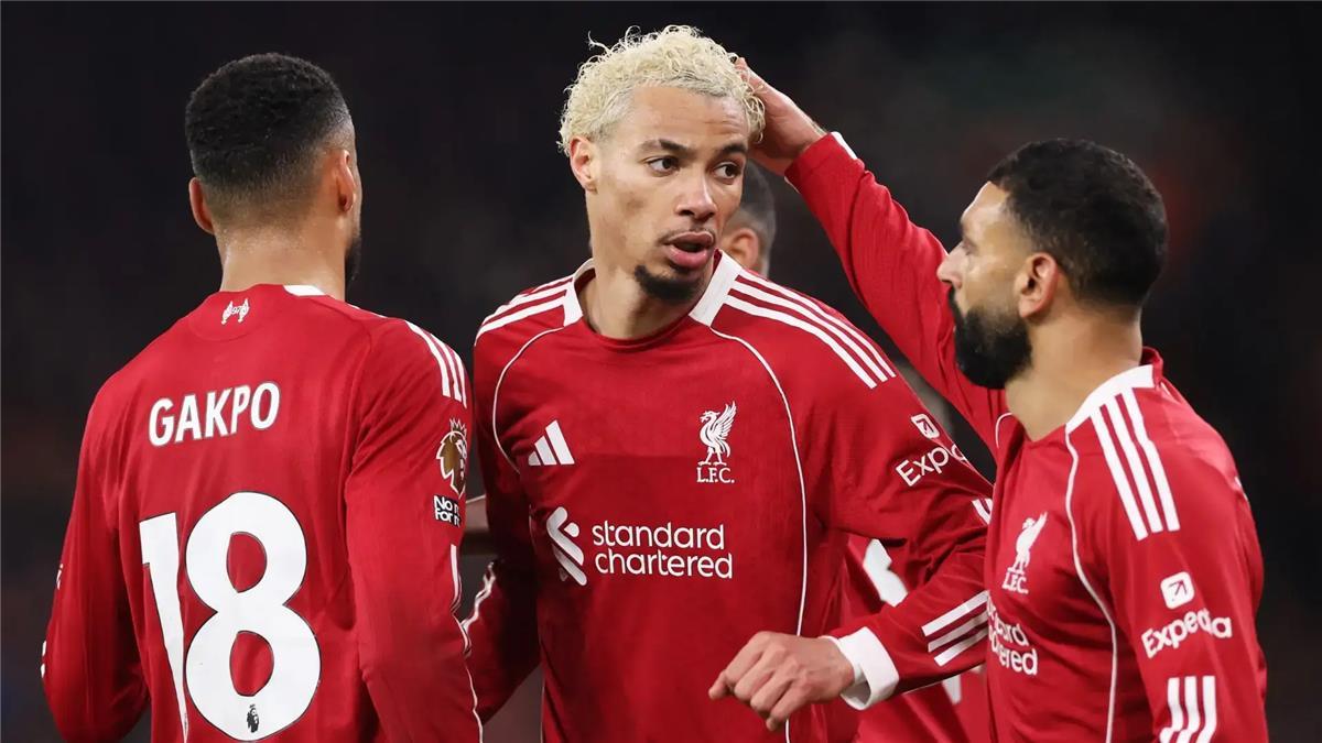 صورة | جماهير ليفربول تجهز لافتة احتجاجية للهجوم على لاعب الفريق أمام فولهام