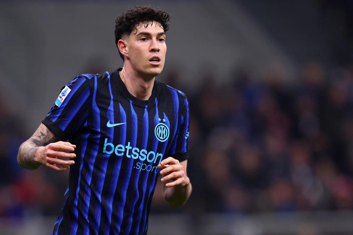 بديل باستوني.. موقف برشلونة من التعاقد مع مدافع بورنموث