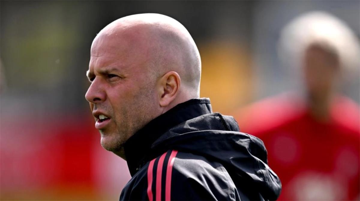 سلوت يوضح سبب عودة محمد صلاح لتشكيل ليفربول أمام فولهام