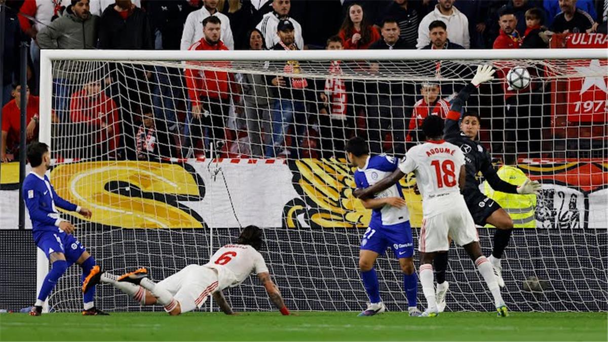 قبل مواجهة برشلونة.. أتلتيكو مدريد يسقط بثنائية أمام إشبيلية 