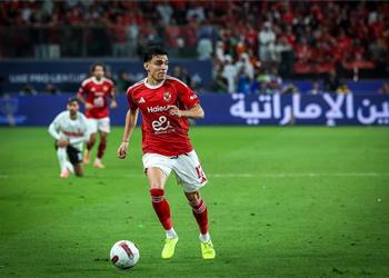 الأهلي ي علن إصابة أشرف بن شرقي أمام سموحة
