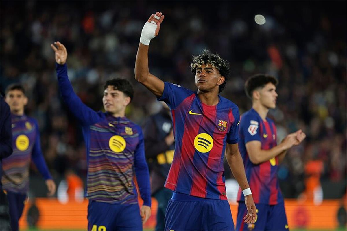 حكم مباراة برشلونة وأتلتيكو مدريد في دوري أبطال أوروبا