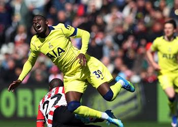 فيديو شبح الهبوط يقترب سندرلاند يفوز على توتنهام بهدف في الدوري الإنجليزي