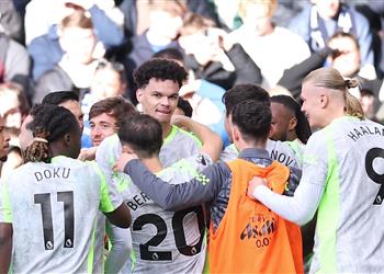 كم عدد النقاط التي يحتاجها مانشستر سيتي لحسم لقب الدوري الإنجليزي رسمي ا