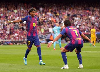 برشلونة يحدد بديل باستوني لتعزيز خط دفاعه في الصيف المقبل