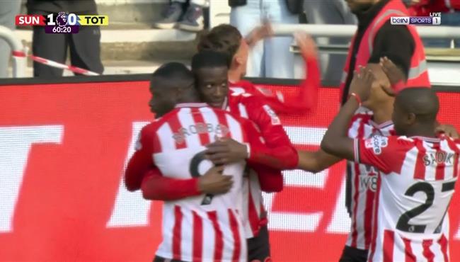 اهداف مباراة توتنهام وسندلاند في الدوري الانجليزي