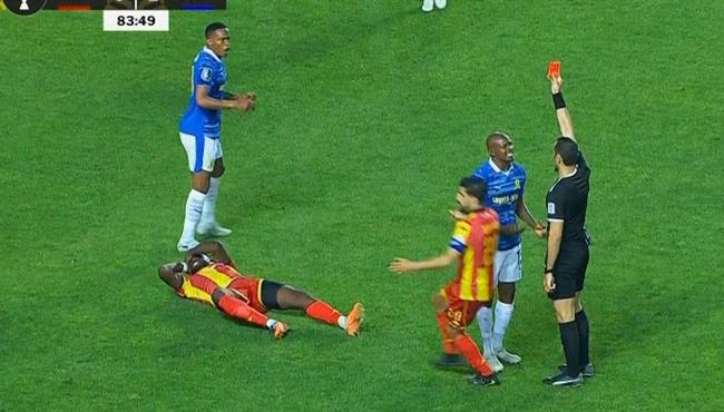 طرد لاعب صن داونز امام الترجي في نصف نهائي دوري ابطال افريقيا