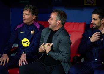 برشلونة يحسم مصير فليك بعد الخروج من دوري أبطال أوروبا