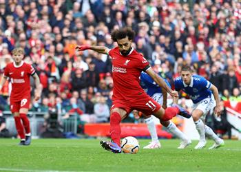 إنجاز شخصي مميز يدفع محمد صلاح للتألق في مباراة ليفربول وإيفرتون