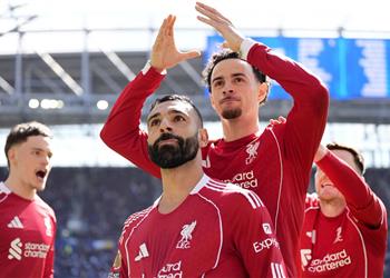 ردود أفعال جماهير ليفربول بعد تألق محمد صلاح أمام إيفرتون تخلصوا من المهرج سلوت