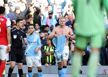 واين روني يضع روشتة حسم لقب الدوري الإنجليزي بين مانشستر سيتي وآرسنال