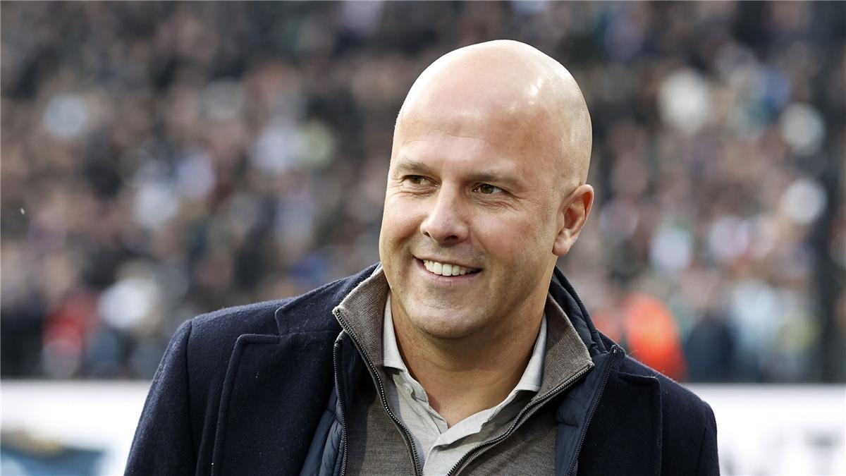 دين سوندرز: لاعب ليفربول يمثل مشكلة لـ سلوت.. وأمامنا أسبوع حاسم