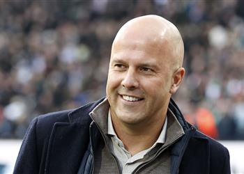 دين سوندرز لاعب ليفربول يمثل مشكلة لـ سلوت وأمامنا أسبوع حاسم