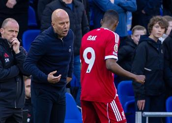 هل خالف ليفربول قواعد الدوري الإنجليزي خلال مباراة إيفرتون